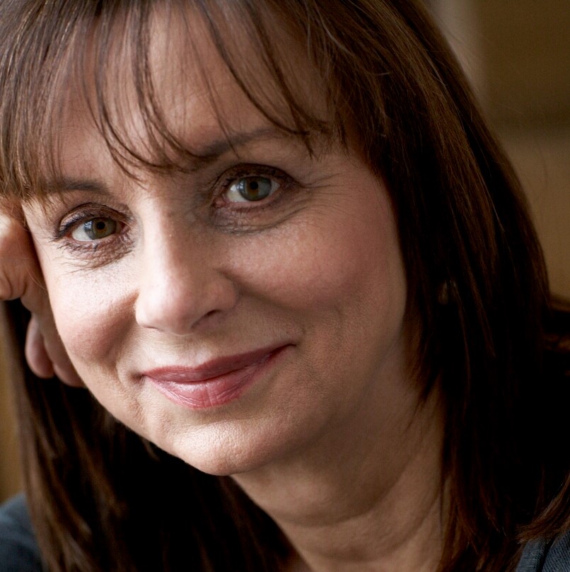 Elizabeth Buchan author pic